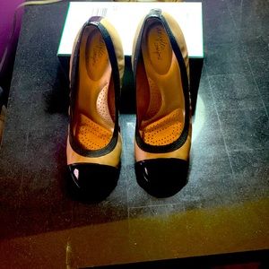 Woman soft wear shoes